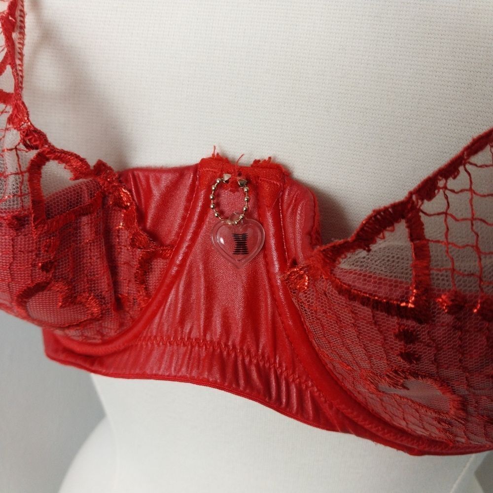 Savage X Fenty Red Heart Glossy Flossy Quarter Cup Bra Size 40DD - Picture 5 of 16